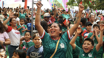 Fans pack Chapala’s “Public View” for Mexico’s World Cup win